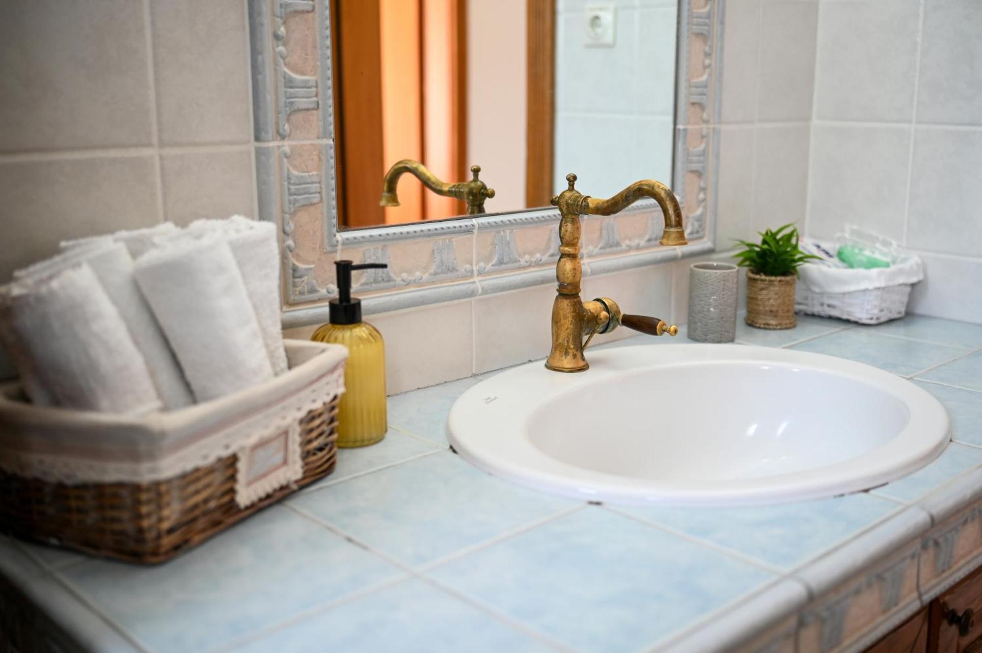 "Kochili Villa" Luxury Villa Agios Andreas  外观 照片