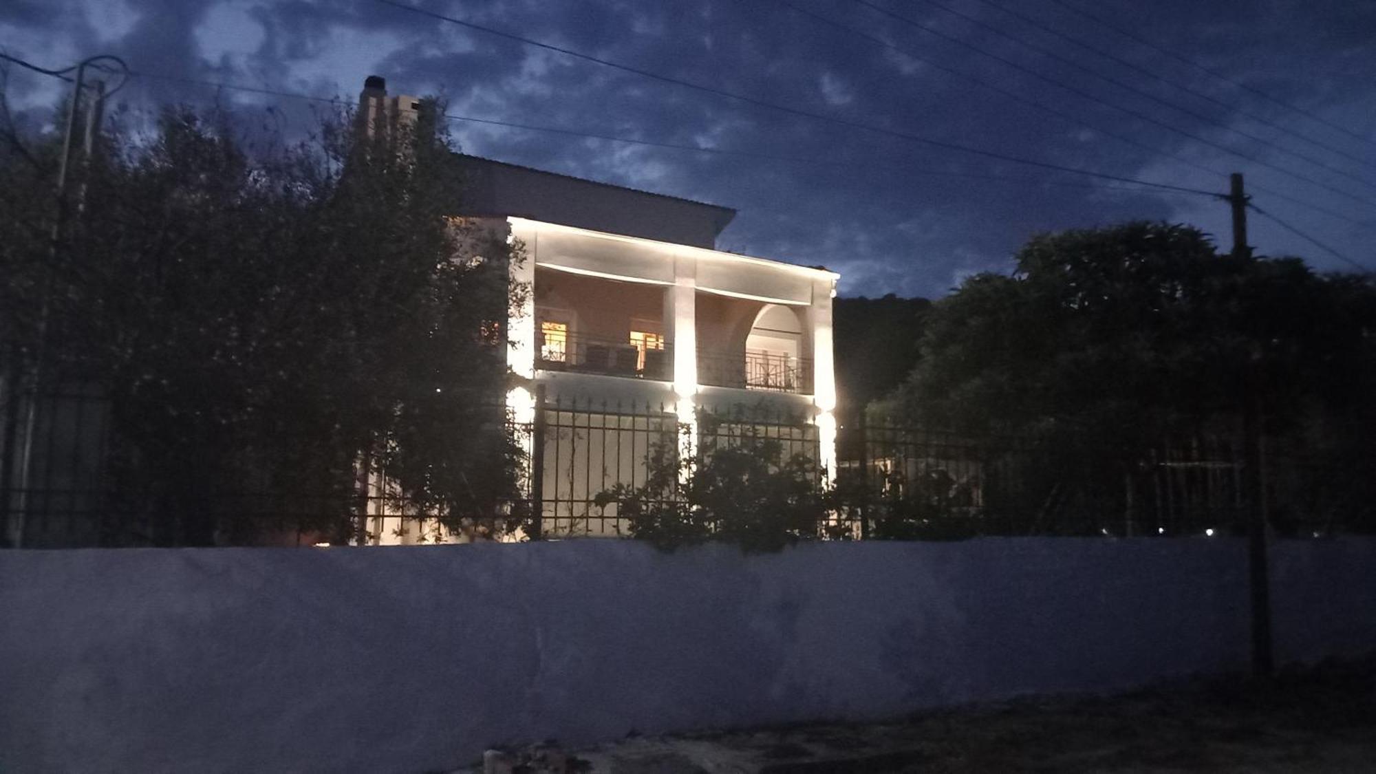 "Kochili Villa" Luxury Villa Agios Andreas  外观 照片